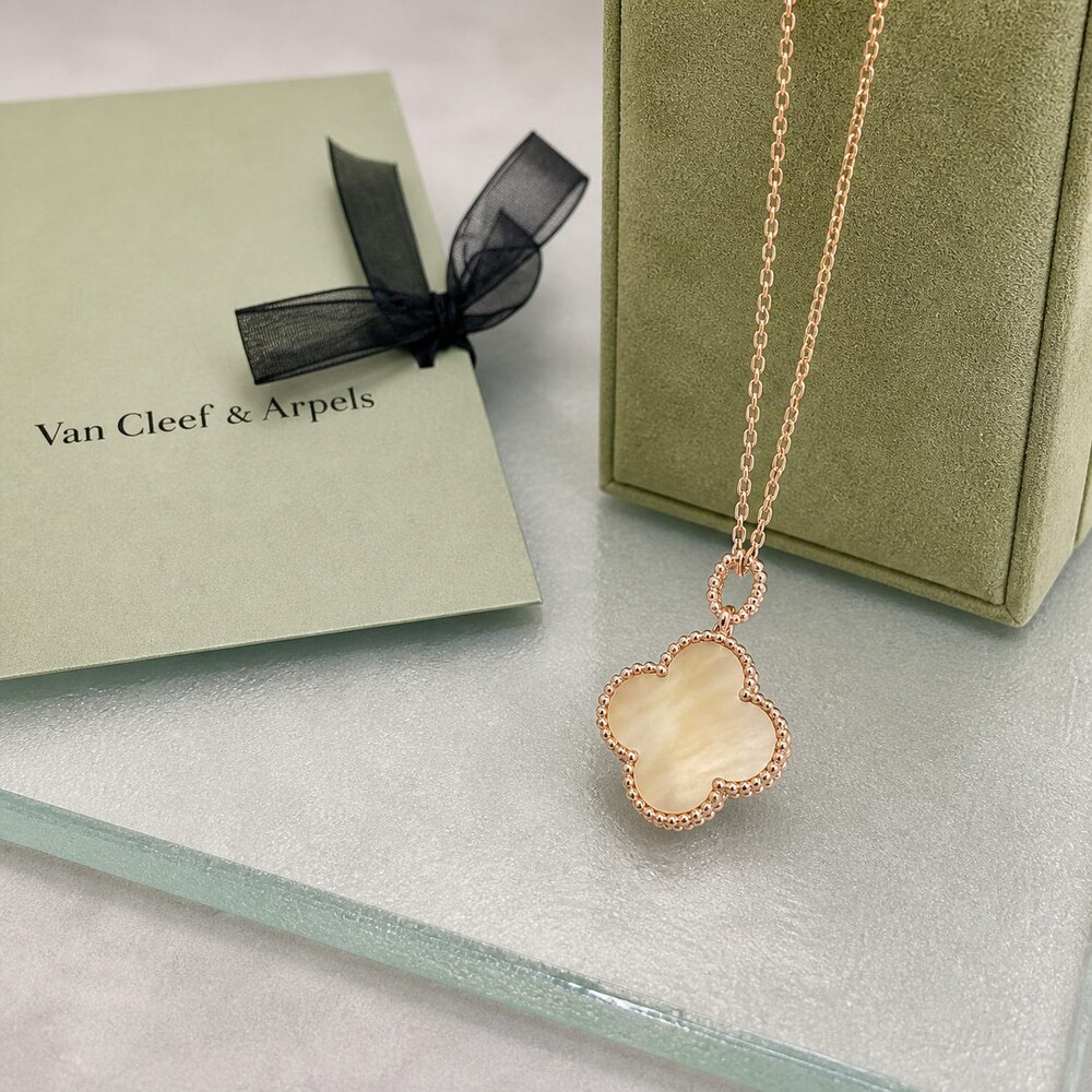 Van Cleef & Arpels Elegant Signature Necklace Style 8 | New with Box - Picture 7 of 9
